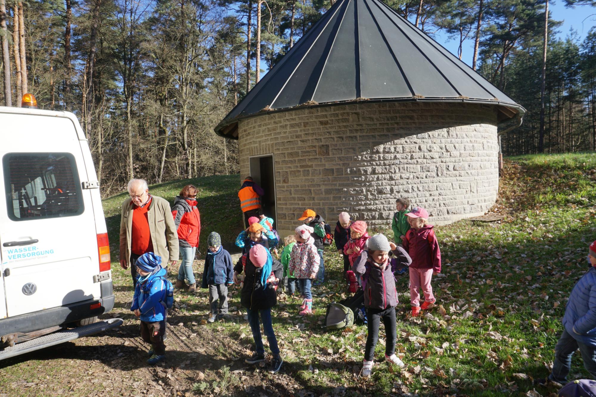 Wanderung zum Wasserturm nach Oesdorf und zur Aufbereitung in Heroldsbach 27.03.2017