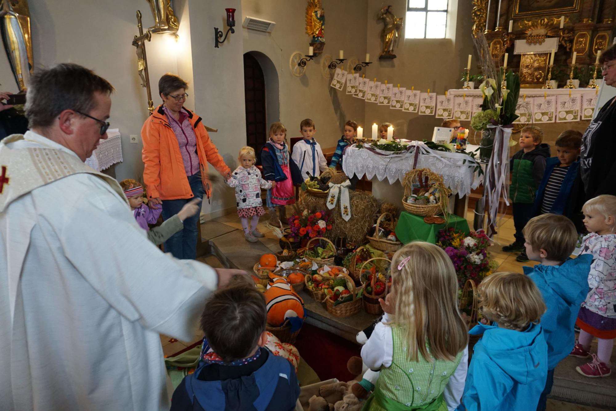 Erntedankwortgottesdienst 2017: Unser Leben ist eine bunte Wiese- Danke für unser Leben