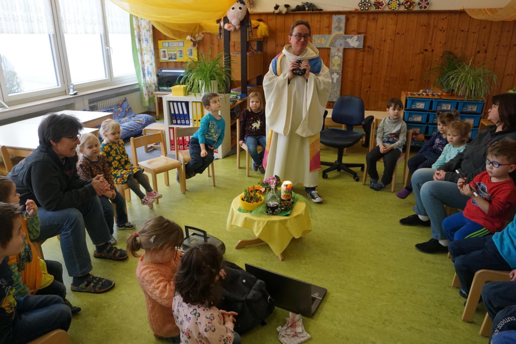 Aschenkreuz im Kindergarten - Zeit füreinander