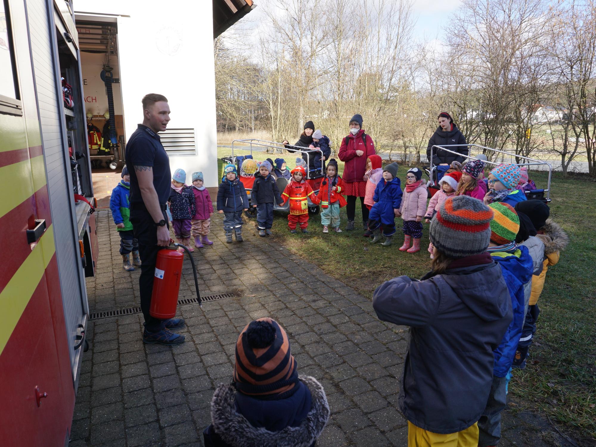 „Verrückte Faschingszeit und ein Besuch bei der Feuerwehr!“