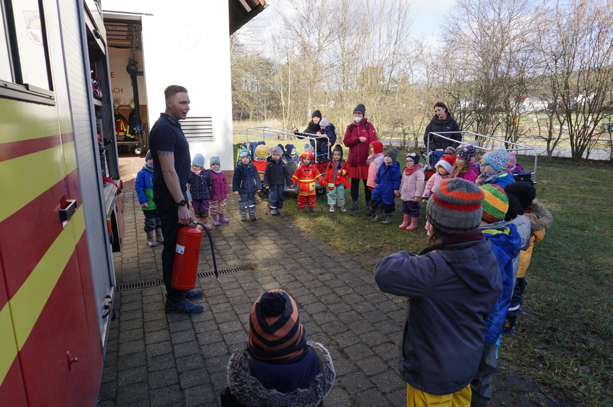 „Verrückte Faschingszeit und ein Besuch bei der Feuerwehr!“