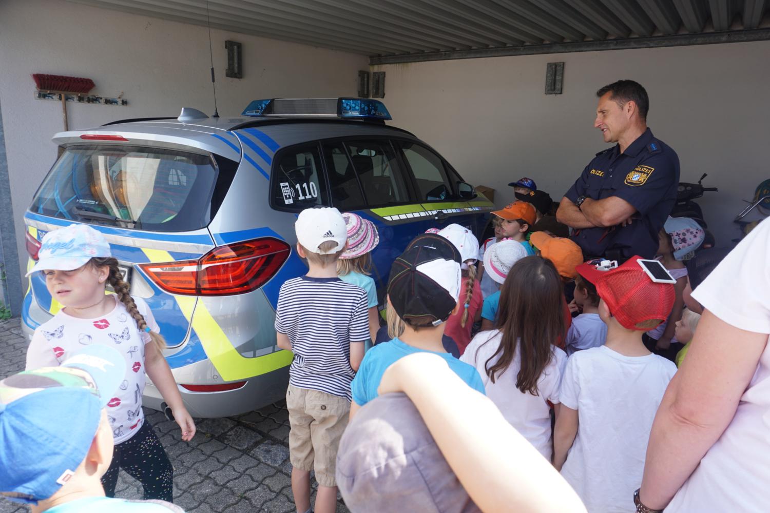 Unser Kindergarten hinter Gittern - Ein Besuch auf der Polizeiwache am 17.07.2018 (c) Köhler Monika